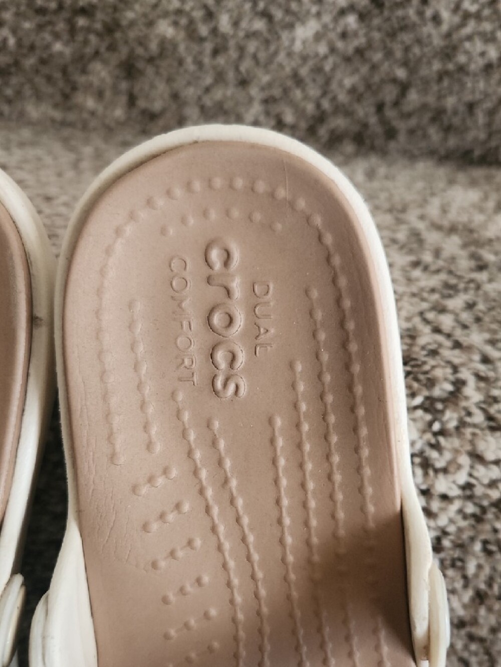 CROCS Women’s Beige and Gold Thong Sandals - Picture 5 of 9